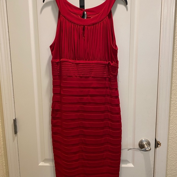 Sophisticated Red Dress - Picture 2 of 2